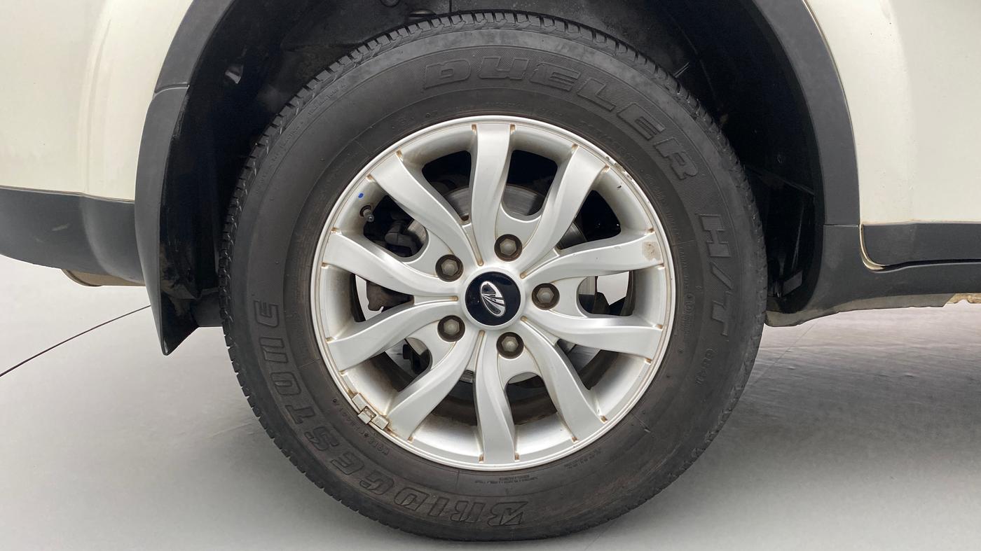 2017 Mahindra XUV500 W10 AT, Diesel, Automatic, 80,138 km, Right Rear Wheel
