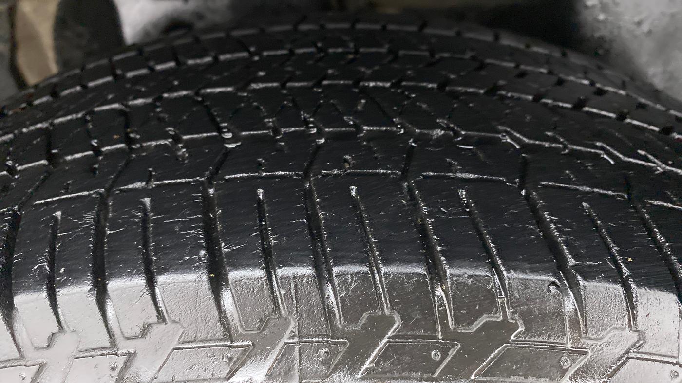 2017 Mahindra XUV500 W10 AT, Diesel, Automatic, 80,138 km, Right Rear Tyre Tread