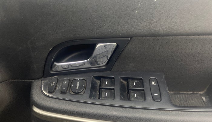 2017 Tata Hexa XT 4X4 7 STR, Diesel, Manual, 60,173 km, Driver Side Door Panels Control