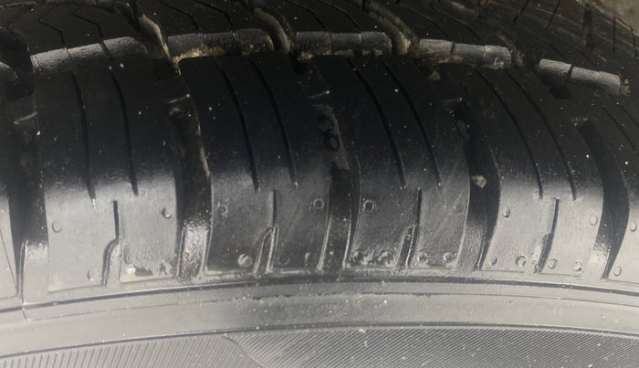 2017 Tata Hexa XT 4X4 7 STR, Diesel, Manual, 60,173 km, Right Rear Tyre Tread