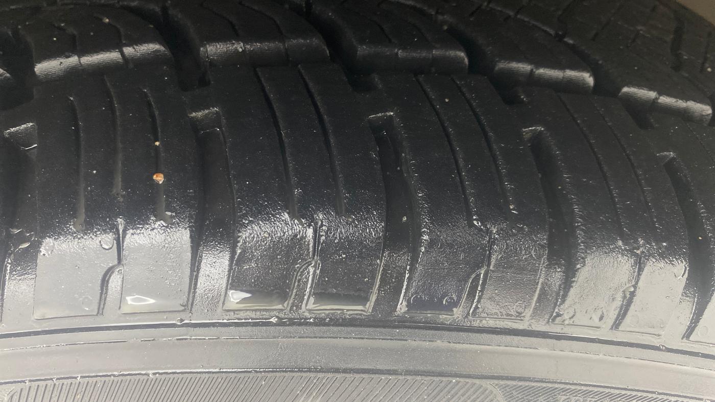 2017 Tata Hexa XT 4X4 7 STR, Diesel, Manual, 60,173 km, Right Front Tyre Tread