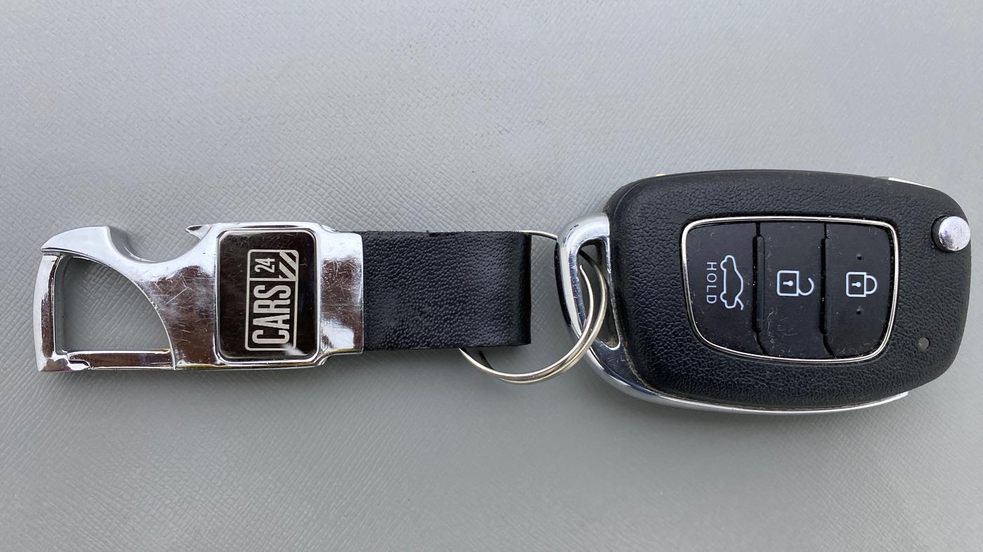 2020 Hyundai AURA S CNG, CNG, Manual, 52,232 km, Key Close Up