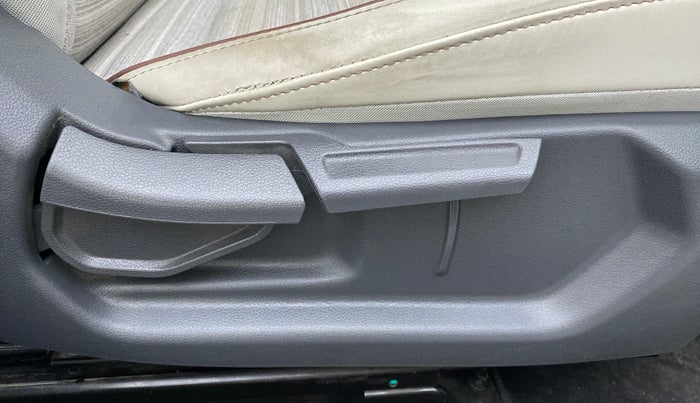 2020 Hyundai AURA S CNG, CNG, Manual, 52,232 km, Driver Side Adjustment Panel