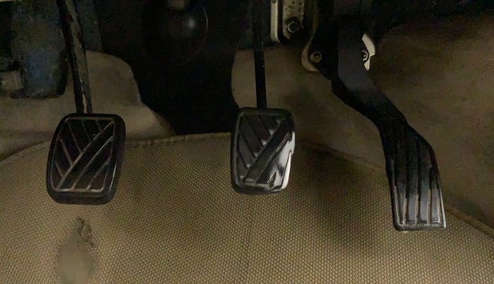 2014 Maruti Swift Dzire VXI, Petrol, Manual, 84,122 km, Pedals