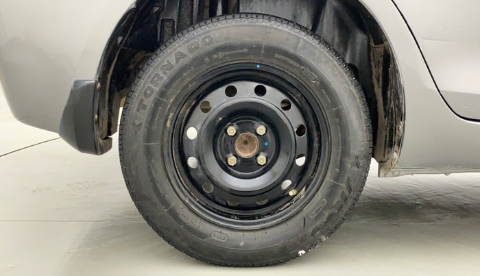 2014 Maruti Swift Dzire VXI, Petrol, Manual, 84,122 km, Right Rear Wheel