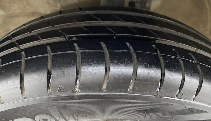 2018 Maruti Wagon R 1.0 VXI, Petrol, Manual, 51,370 km, Left Front Tyre Tread