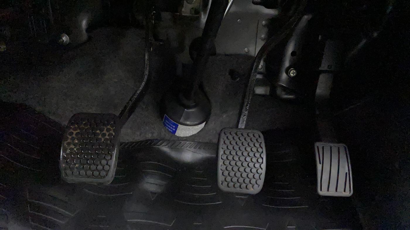2021 Maruti Eeco 5 STR AC (O), Petrol, Manual, 24,103 km, Pedals