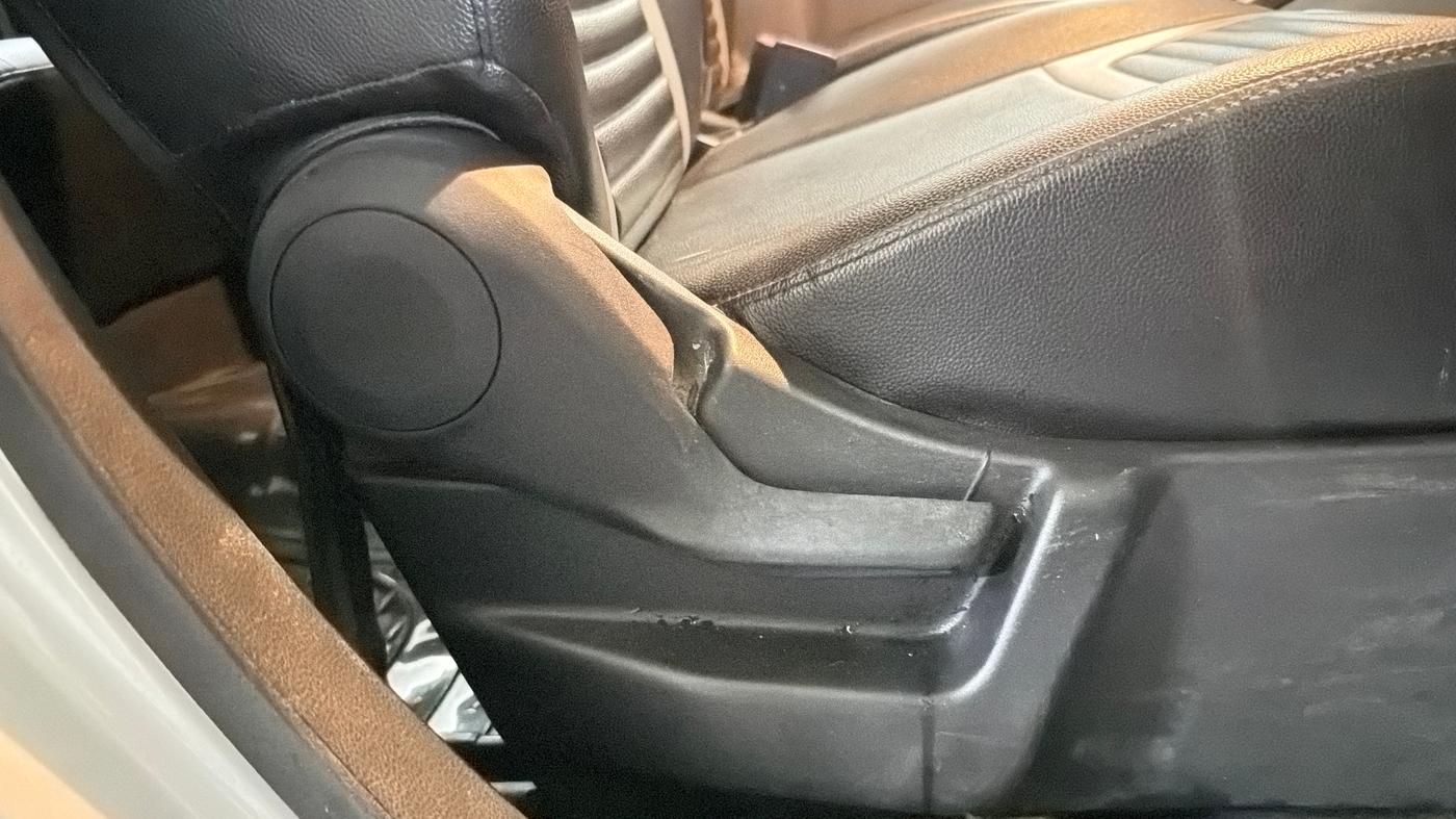 2022 Maruti New Wagon-R LXI CNG 1.0, CNG, Manual, 17,821 km, Driver Side Adjustment Panel