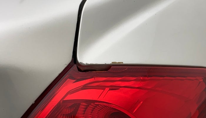 2012 Maruti Swift Dzire VXI, Petrol, Manual, 84,260 km, Right tail light - Minor damage