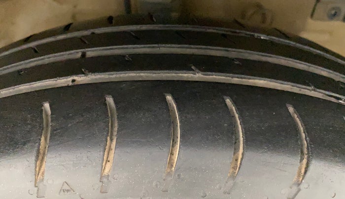 2012 Maruti Swift Dzire VXI, Petrol, Manual, 84,260 km, Right Front Tyre Tread