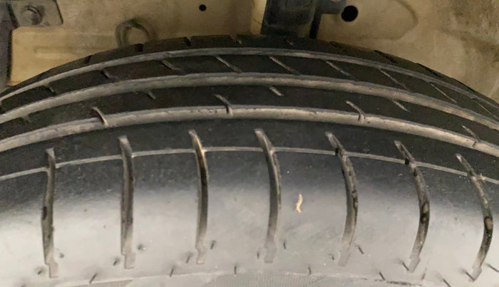 2012 Maruti Swift Dzire VXI, Petrol, Manual, 84,260 km, Left Front Tyre Tread