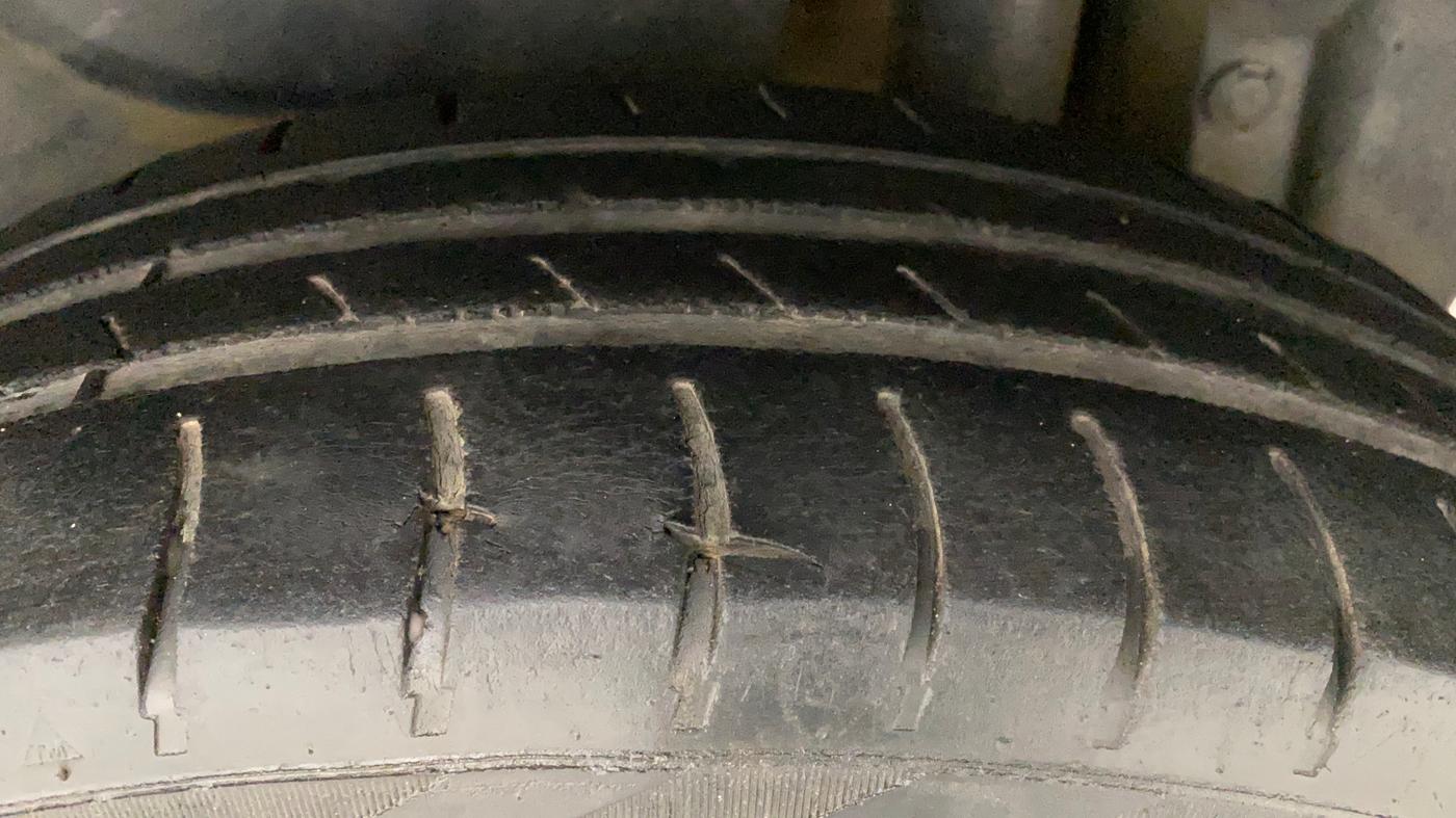 2012 Maruti Swift Dzire VXI, Petrol, Manual, 84,260 km, Left Rear Tyre Tread