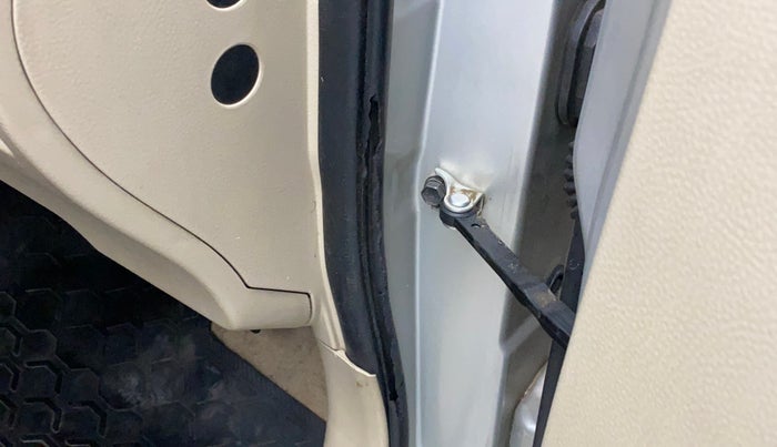 2012 Maruti Swift Dzire VXI, Petrol, Manual, 84,260 km, Driver-side door - Beading has minor damage