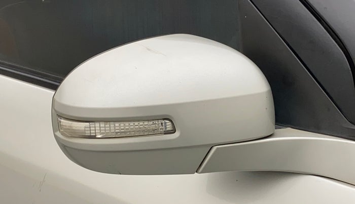 2012 Maruti Swift Dzire VXI, Petrol, Manual, 84,260 km, Right rear-view mirror - Indicator light has minor damage
