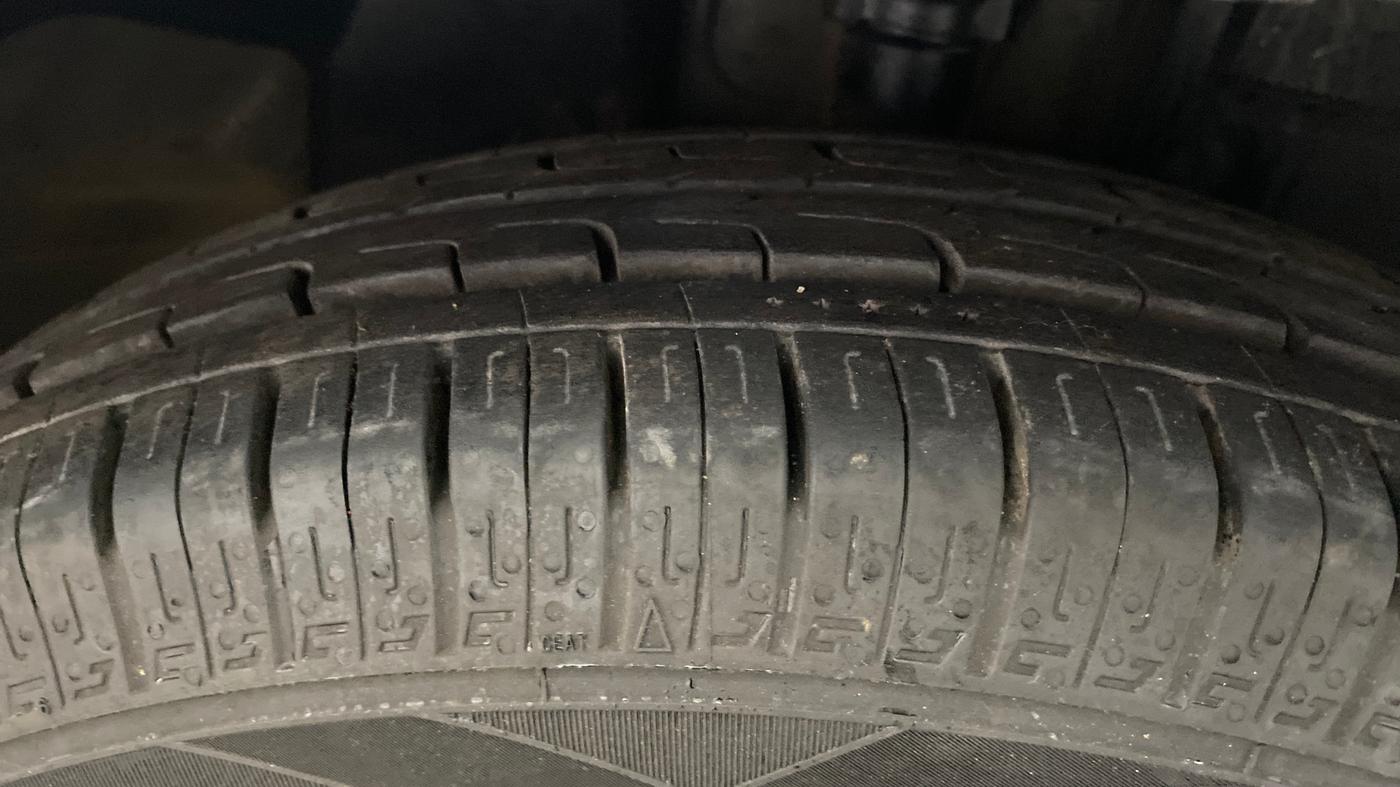 2016 Datsun Redi Go T (O), Petrol, Manual, 40,672 km, Right Front Tyre Tread