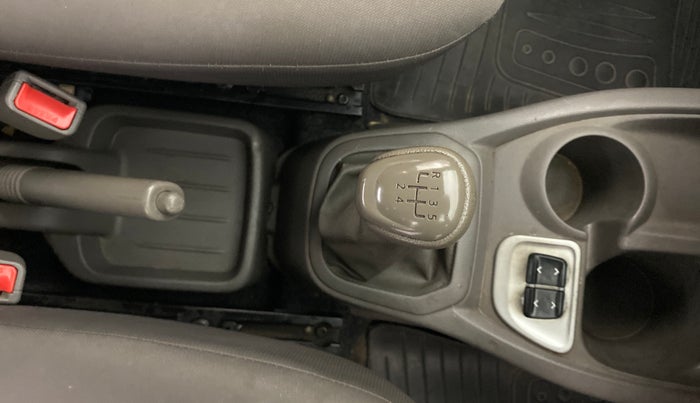 2016 Datsun Redi Go T (O), Petrol, Manual, 40,672 km, Gear Lever