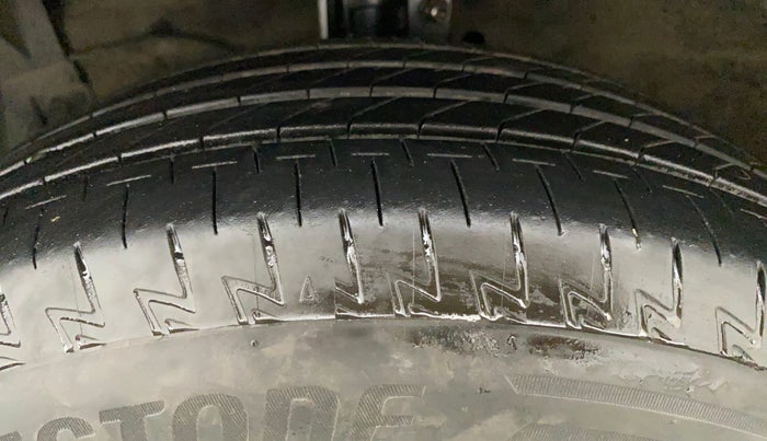 2014 Maruti Swift Dzire ZXI, Petrol, Manual, 62,842 km, Left Front Tyre Tread