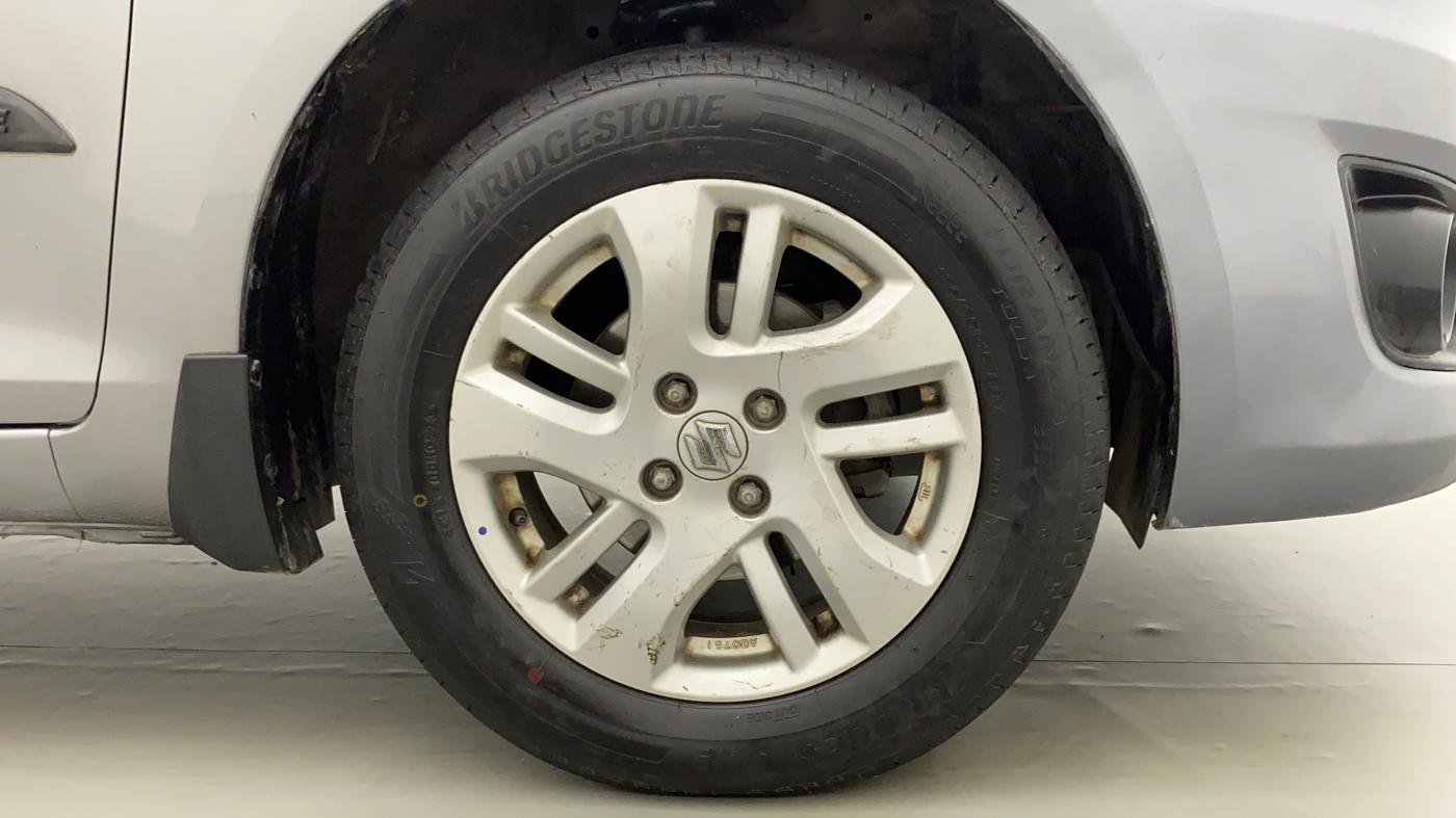 2014 Maruti Swift Dzire ZXI, Petrol, Manual, 62,842 km, Right Front Wheel