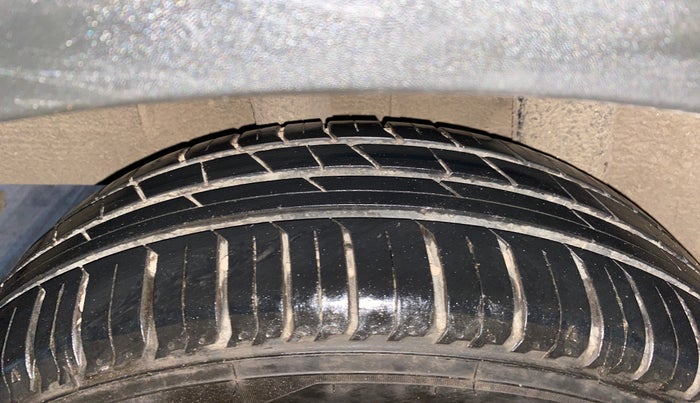 2022 Renault TRIBER RXZ, Petrol, Manual, 14,616 km, Right Rear Tyre Tread