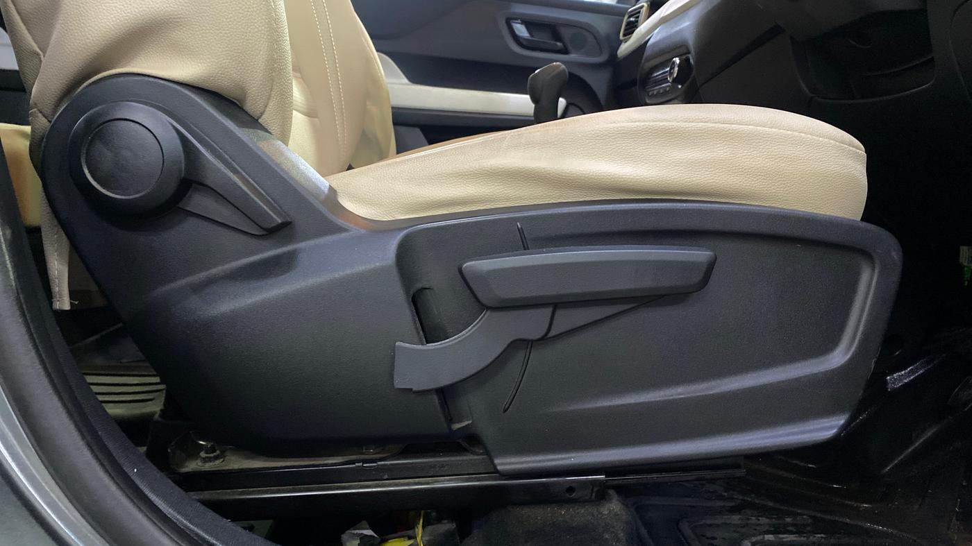 2024 Tata PUNCH ACCOMPLISHED MT CNG, CNG, Manual, 56,506 km, Driver Side Adjustment Panel