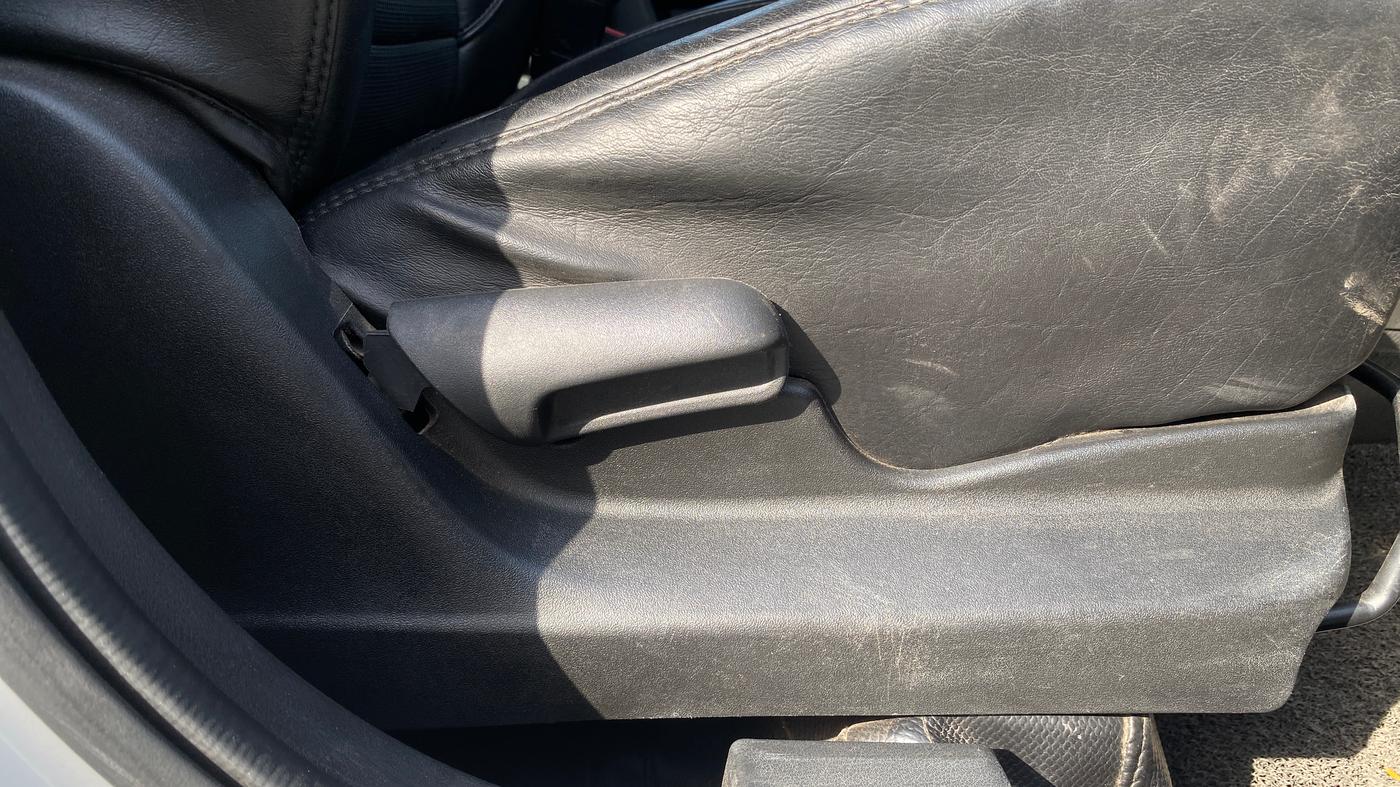 2021 Maruti Vitara Brezza VXI, Petrol, Manual, 46,000 km, Driver Side Adjustment Panel