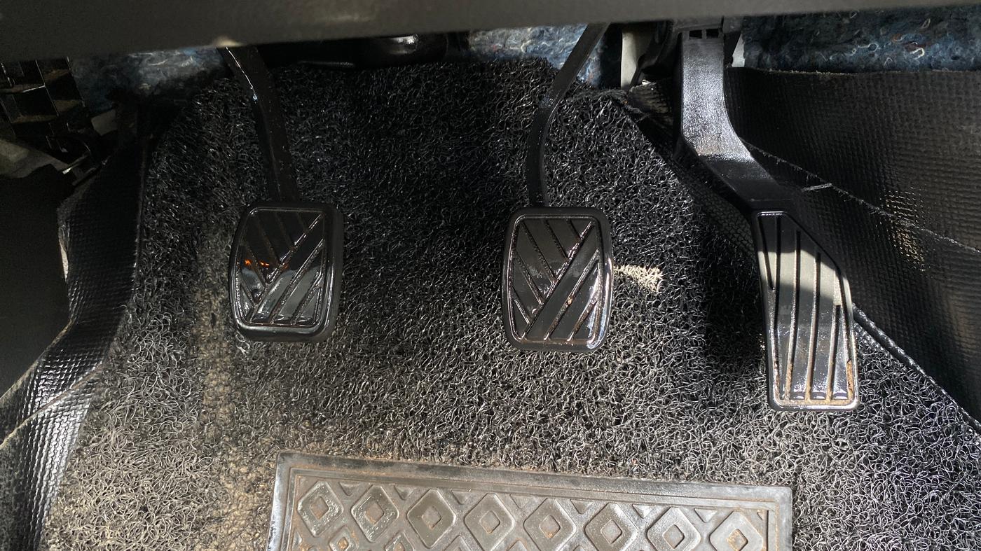 2021 Maruti Vitara Brezza VXI, Petrol, Manual, 46,000 km, Pedals