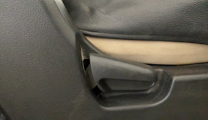 2018 Maruti Wagon R 1.0 LXI CNG, CNG, Manual, 73,846 km, Driver Side Adjustment Panel