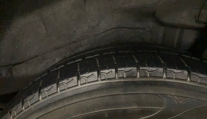 2018 Maruti Wagon R 1.0 LXI CNG, CNG, Manual, 73,846 km, Left Rear Tyre Tread