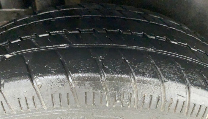 2017 Maruti Swift ZXI D, Petrol, Manual, 62,292 km, Right Rear Tyre Tread