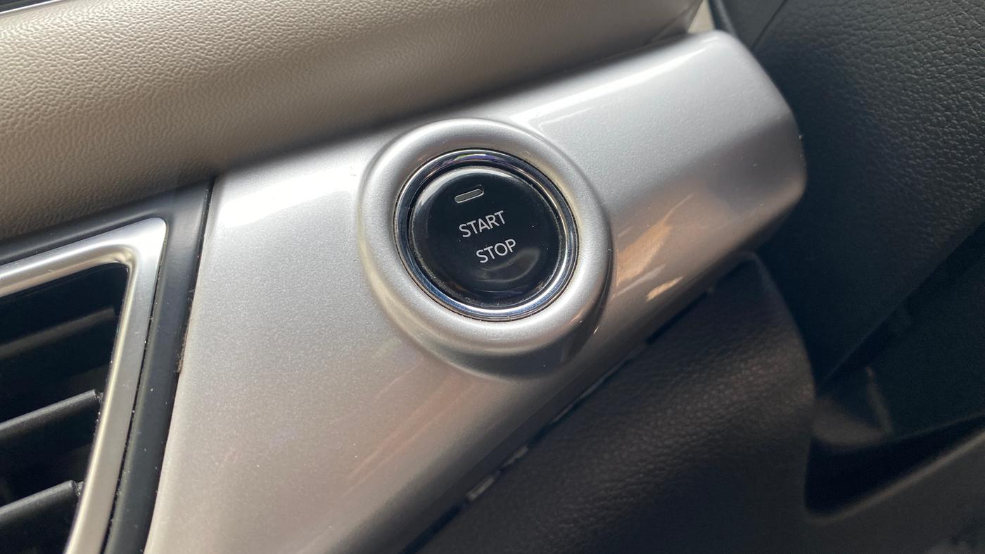 2021 Mahindra XUV700 AX 7 LUXURY P AT 7 STR, Petrol, Automatic, 65,764 km, Keyless Start/ Stop Button