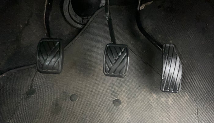 2017 Maruti Wagon R 1.0 LXI, Petrol, Manual, 22,951 km, Pedals