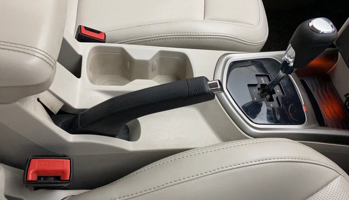 2019 Mahindra XUV300 W8 (O) 1.5 DIESEL AMT, Diesel, Automatic, 41,999 km, Gear Lever