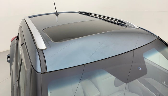 2019 Mahindra XUV300 W8 (O) 1.5 DIESEL AMT, Diesel, Automatic, 41,999 km, Roof