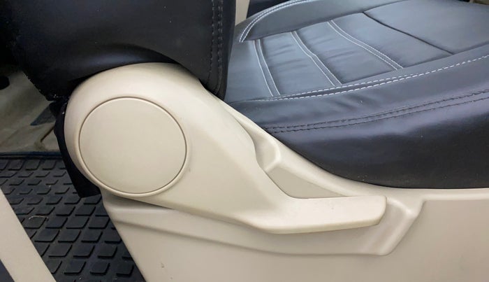 2020 Maruti Ertiga VXI CNG, CNG, Manual, 75,667 km, Driver Side Adjustment Panel