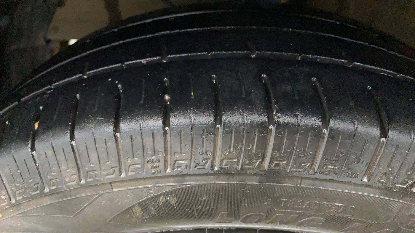 2020 Maruti Ertiga VXI CNG, CNG, Manual, 75,697 km, Left Front Tyre Tread