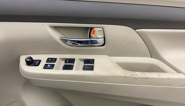 2020 Maruti Ertiga VXI CNG, CNG, Manual, 75,667 km, Driver Side Door Panels Control