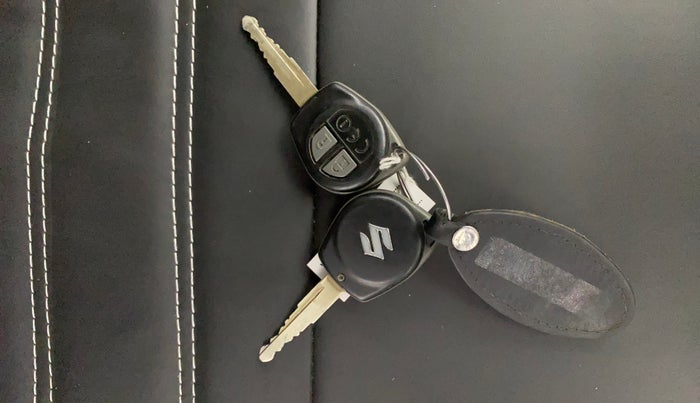 2020 Maruti Ertiga VXI CNG, CNG, Manual, 75,667 km, Key Close Up