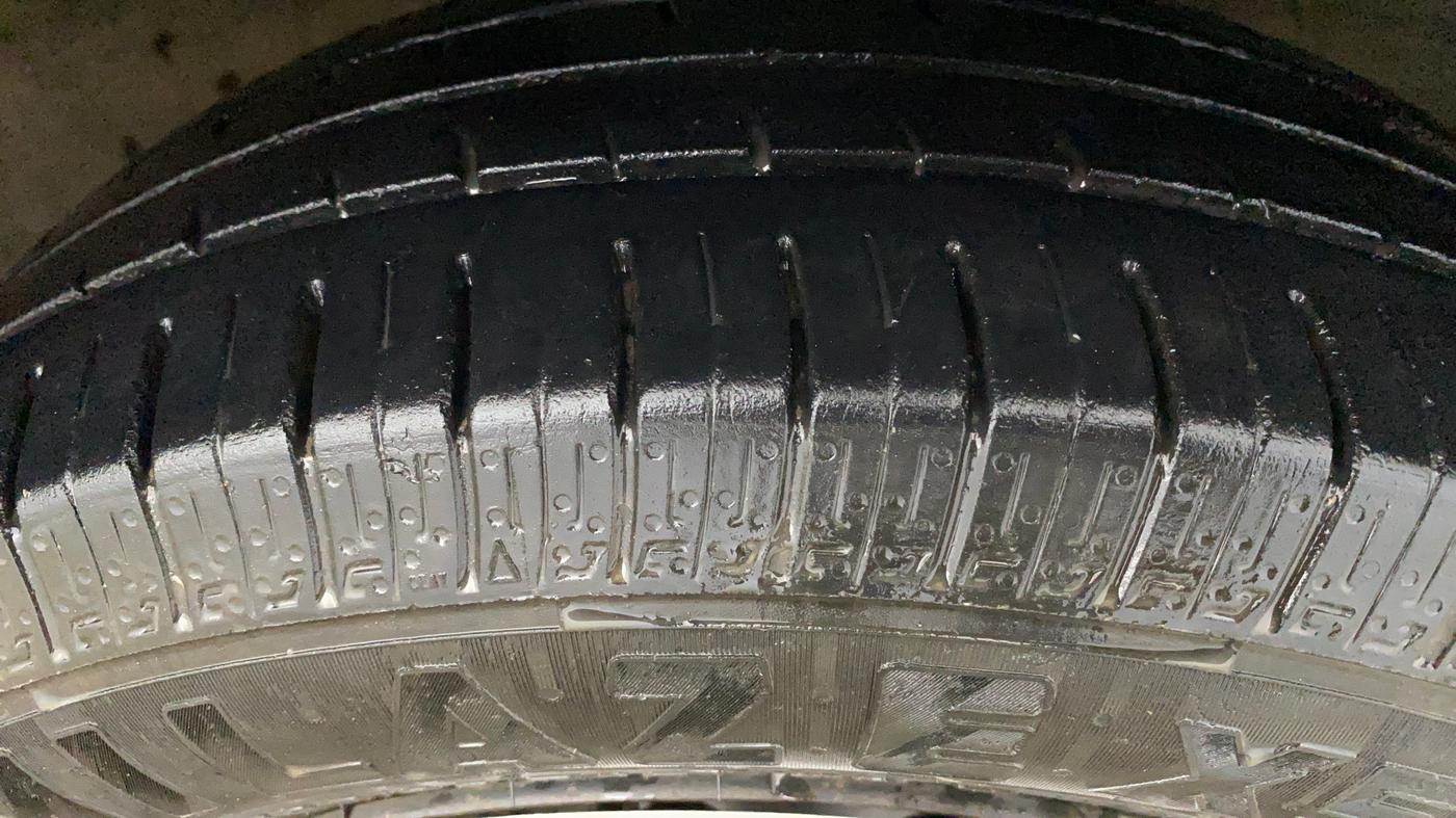 2020 Maruti Ertiga VXI CNG, CNG, Manual, 75,697 km, Right Front Tyre Tread