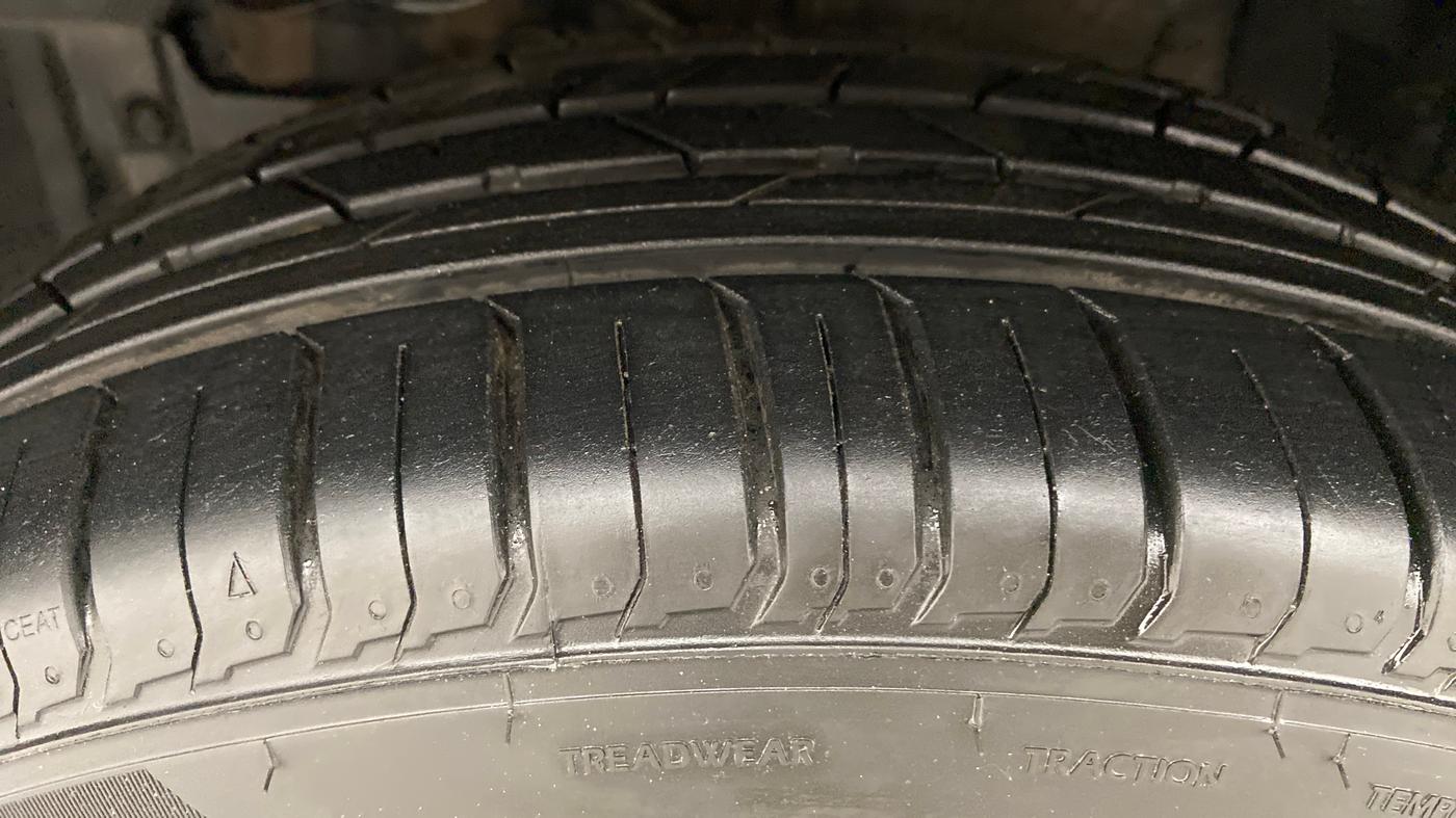 2018 Maruti Vitara Brezza ZDI PLUS AMT, Diesel, Automatic, 89,578 km, Left Front Tyre Tread