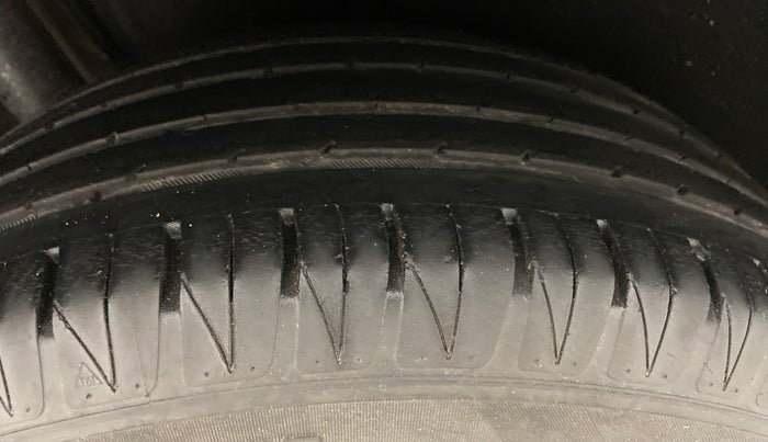 2018 Maruti Vitara Brezza ZDI PLUS AMT, Diesel, Automatic, 89,578 km, Right Rear Tyre Tread