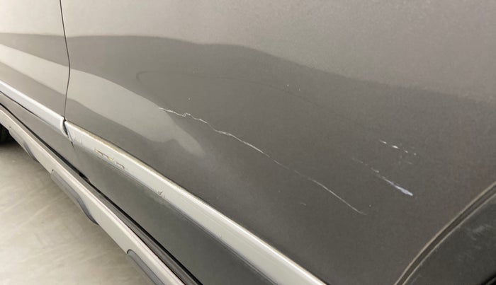 2018 Maruti Vitara Brezza ZDI PLUS AMT, Diesel, Automatic, 89,578 km, Rear left door - Minor scratches