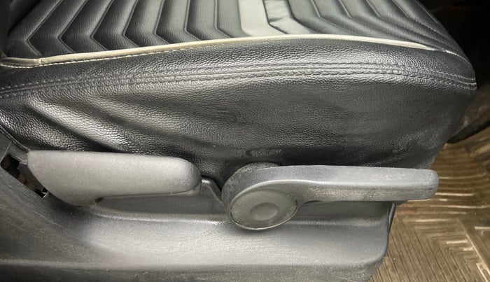 2018 Maruti Vitara Brezza ZDI PLUS AMT, Diesel, Automatic, 89,578 km, Driver Side Adjustment Panel
