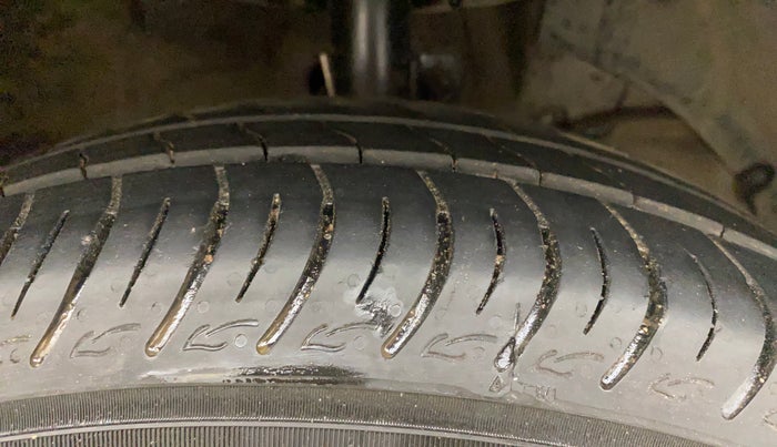 2020 Maruti Ertiga ZXI+ SHVS, Petrol, Manual, 94,315 km, Right Front Tyre Tread