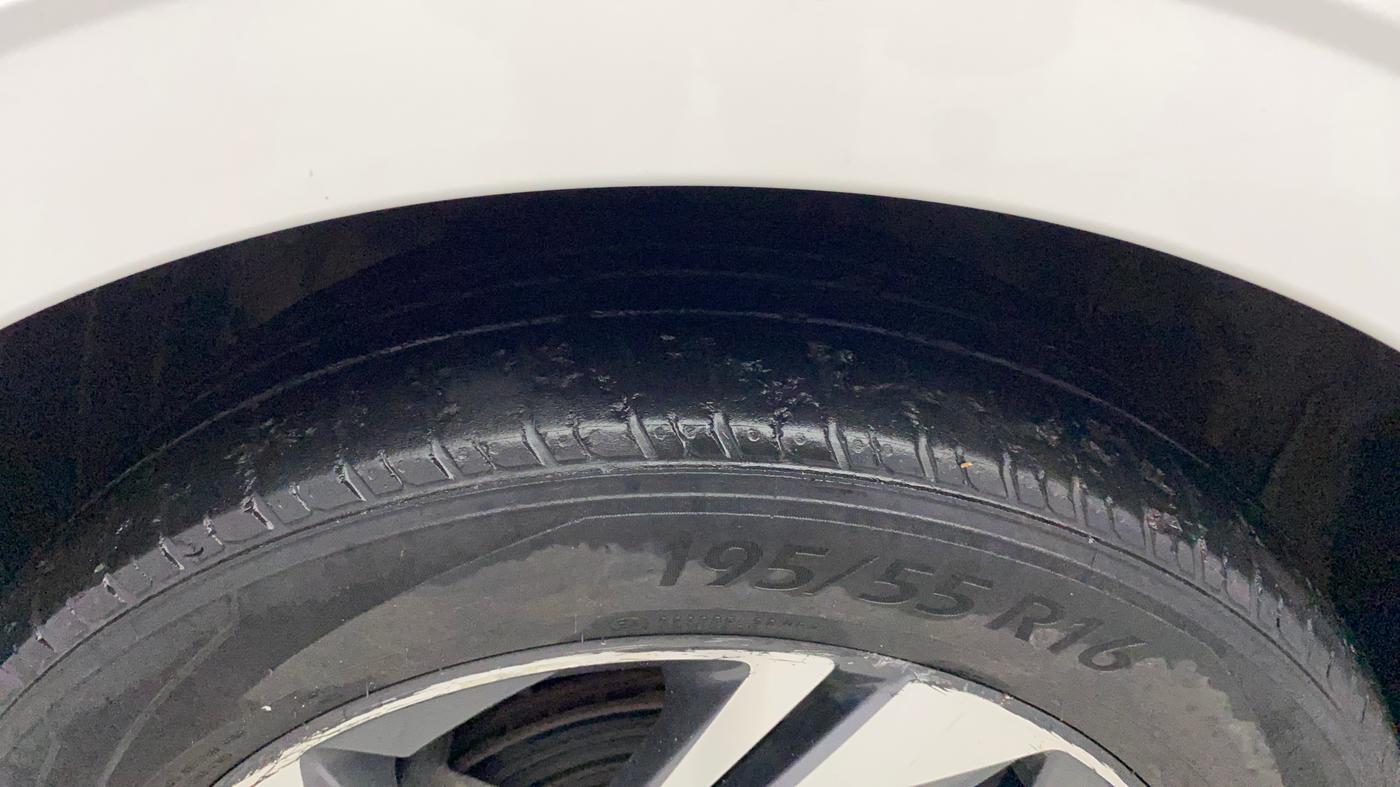 2022 Hyundai NEW I20 ASTA (O) 1.0 TURBO GDI DCT, Petrol, Automatic, 41,669 km, Left Front Tyre Tread