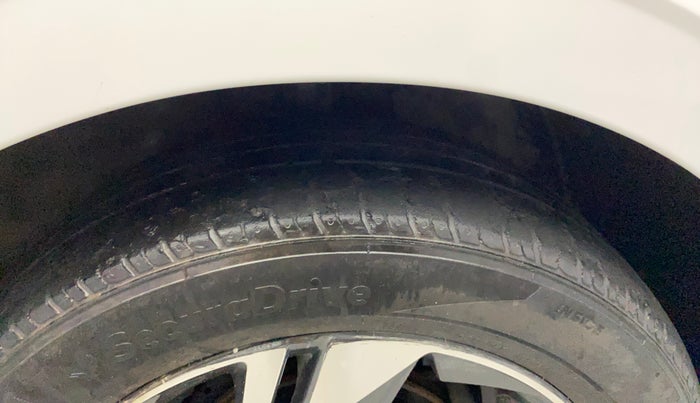 2022 Hyundai NEW I20 ASTA (O) 1.0 TURBO GDI DCT, Petrol, Automatic, 41,669 km, Right Front Tyre Tread