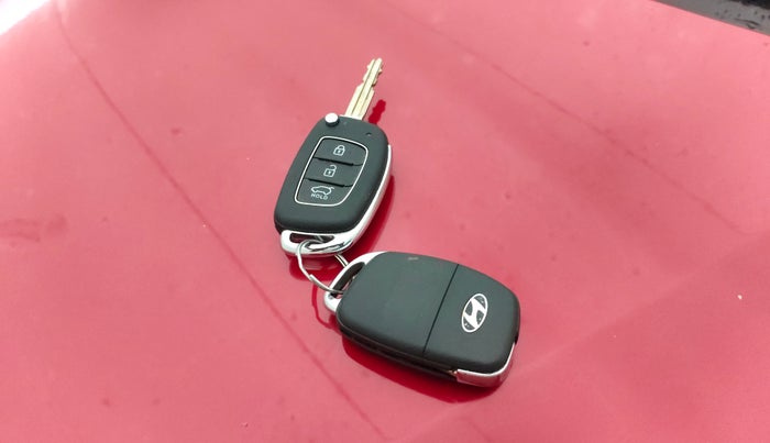 2018 Hyundai Creta E PLUS 1.6 PETROL, Petrol, Manual, 57,837 km, Key Close Up