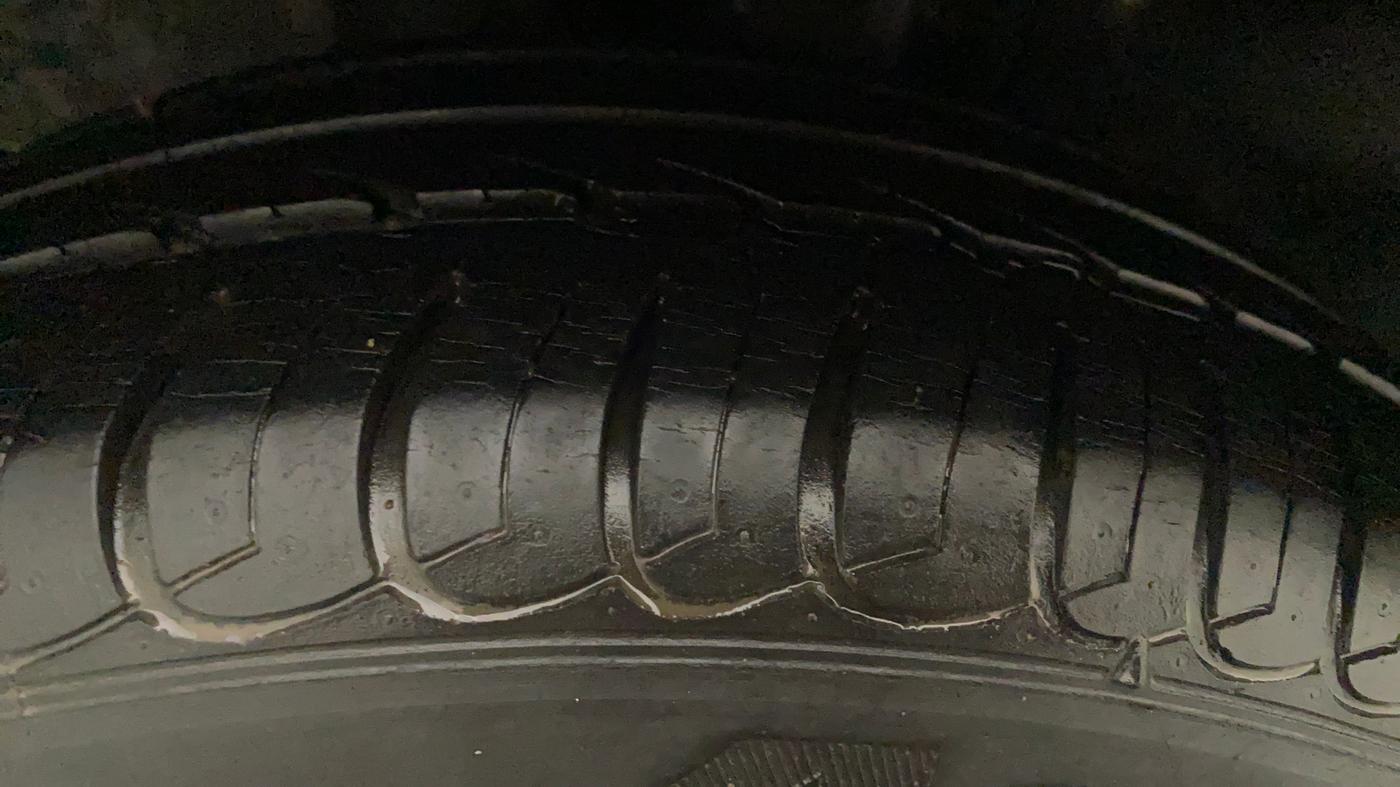 2017 Tata Tiago XT PETROL, Petrol, Manual, 24,888 km, Left Front Tyre Tread