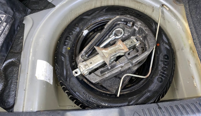 2014 Volkswagen Polo HIGHLINE1.2L, Petrol, Manual, 44,090 km, Spare Tyre