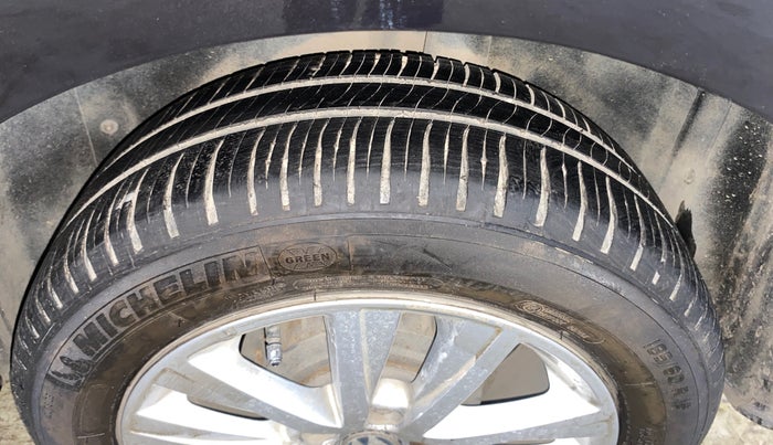 2014 Volkswagen Polo HIGHLINE1.2L, Petrol, Manual, 44,090 km, Left Rear Tyre Tread