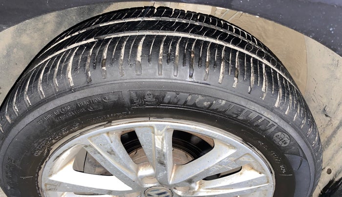 2014 Volkswagen Polo HIGHLINE1.2L, Petrol, Manual, 44,090 km, Left Front Tyre Tread